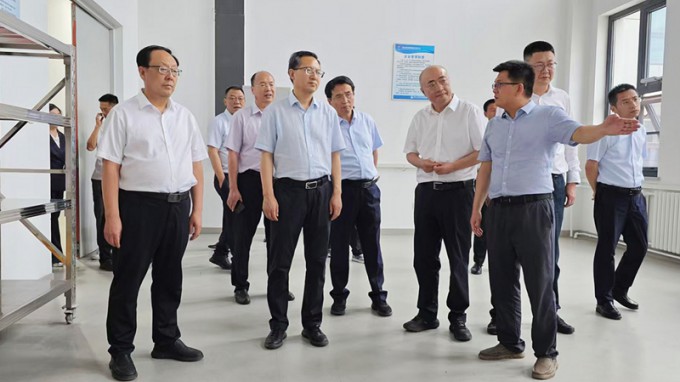甘肅國投集團黨委書記、董事長成廣平一行到西部工程檢測研發基地調研