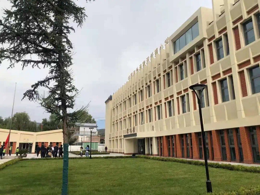 1630547286061013285.jpg 校園設(shè)計(jì)3.jpg